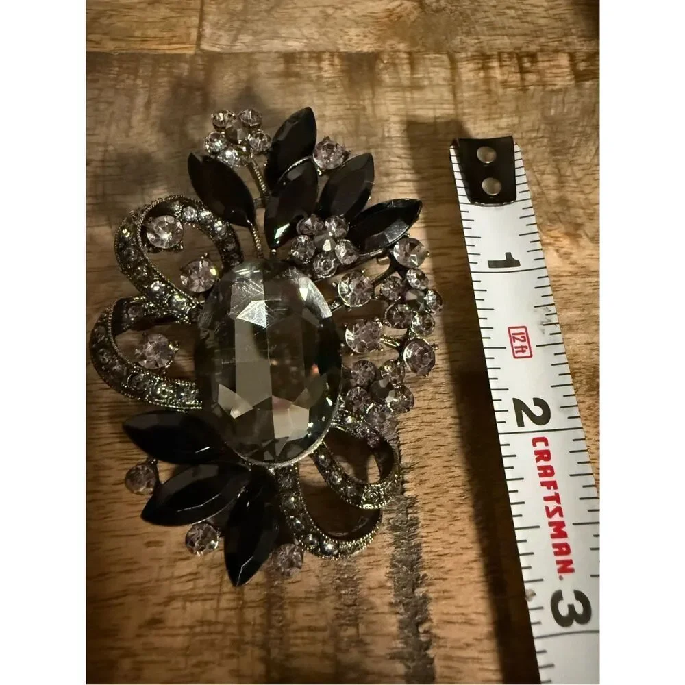 Vintage Women Brooch Black Crystal Rhinestone Floral Statement Pin